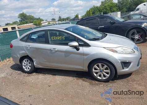 2013 Ford Fiesta Se z USA, uszkodzony, nr VIN 3FADP4BJ0DM153223